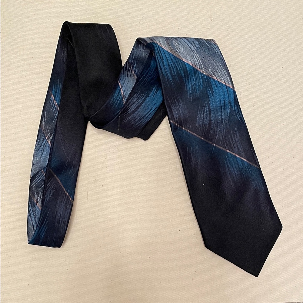 Vintage OSCAR DE LA RENTA Classic Blue, Black & Gold Men's Tie Elegant Luxury
